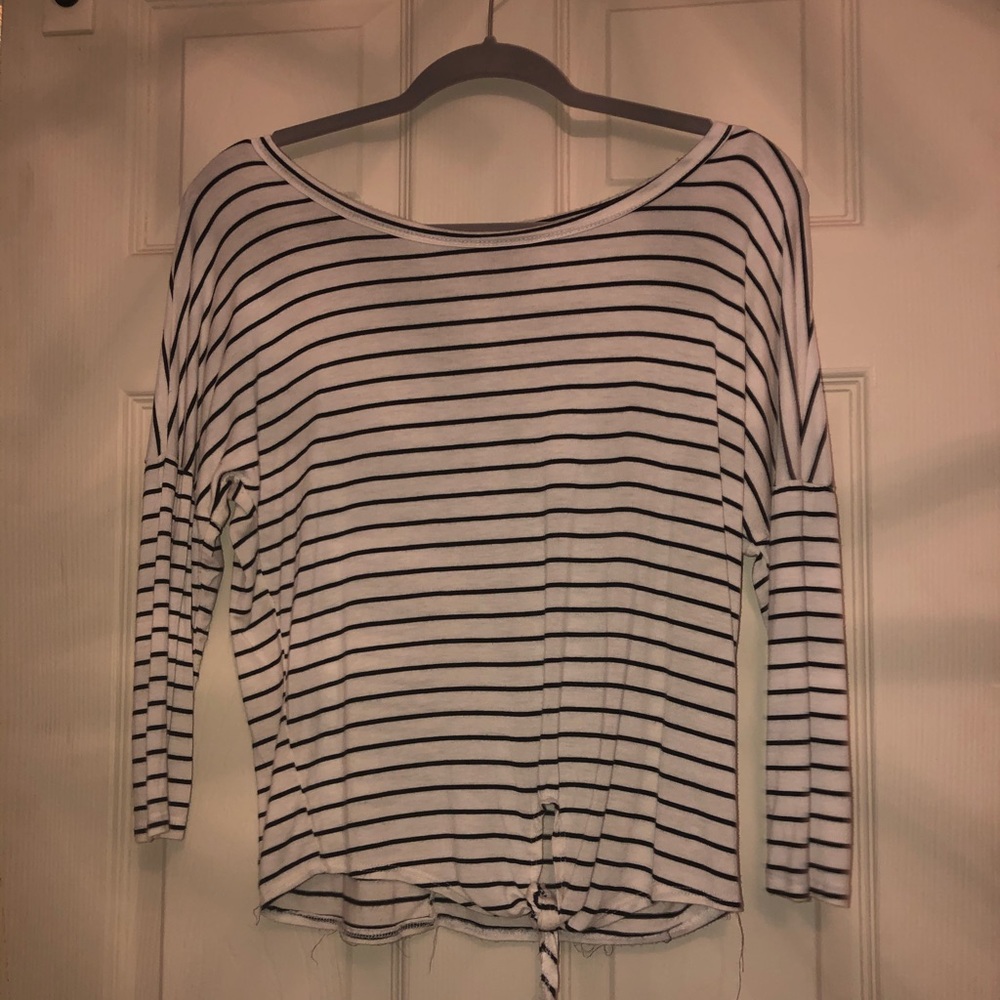 black and white long sleeve shirt